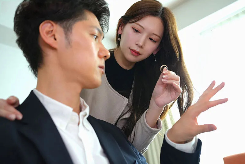 Cô vợ đi đi chơi, ông xã ở nhà bị nhỏ em vợ yêu gạ nện không trượt phát nào